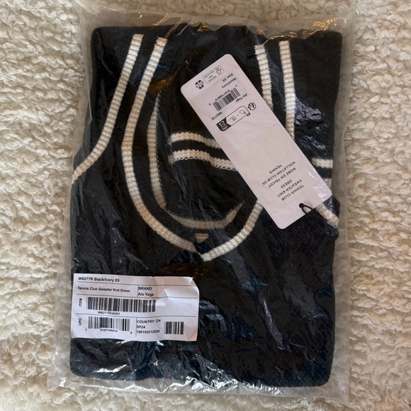 ALO Yoga Tennis Club Sweater Knit Mini Dress Black Ivory XS - Picture 5 of 7